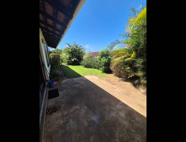 3 BEDROOM TOWNHOUSE FOR SALE IN MANABA BEACH